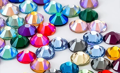 Hotfix Rhinestone-utsmykning: Få plagg til å skinne lysere